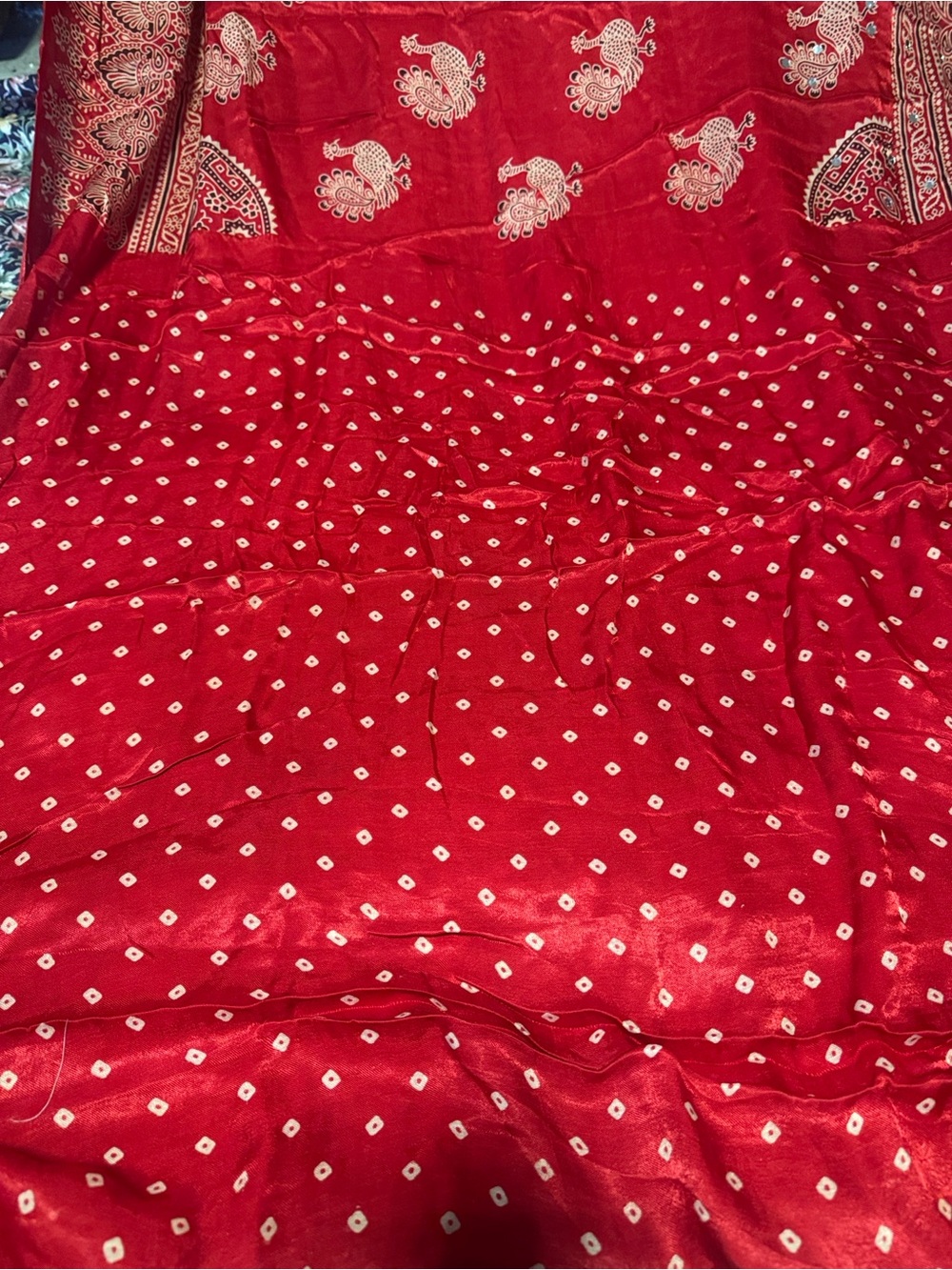Red Printed Women’s Scarf / sari 
Indian Pakistani - Picture 4 of 6